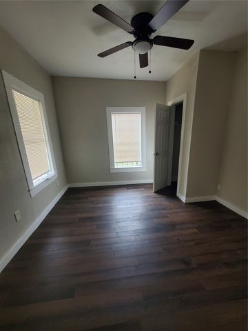 401 N Moore Street, Dallas, TX 75203