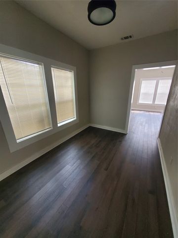 401 N Moore Street, Dallas, TX 75203