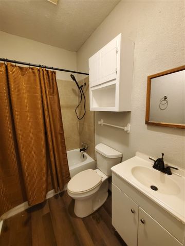 401 N Moore Street, Dallas, TX 75203
