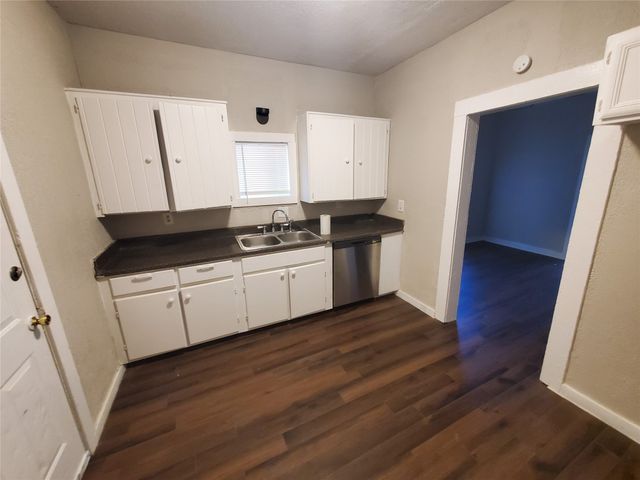 401 N Moore Street, Dallas, TX 75203