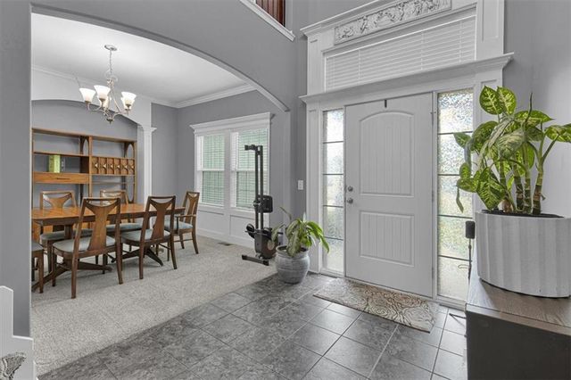 1208 N Silverleaf Court, Liberty, MO 64068