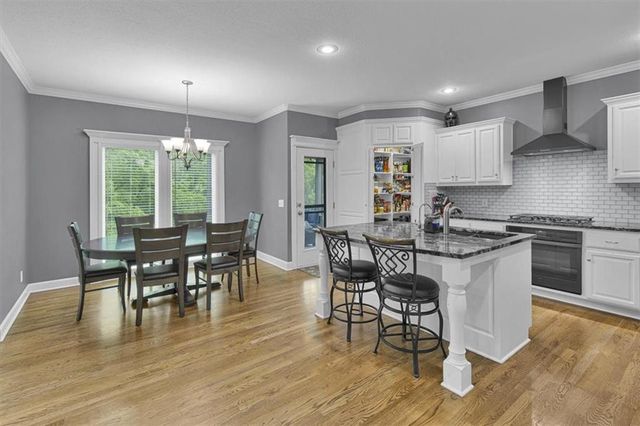 1208 N Silverleaf Court, Liberty, MO 64068
