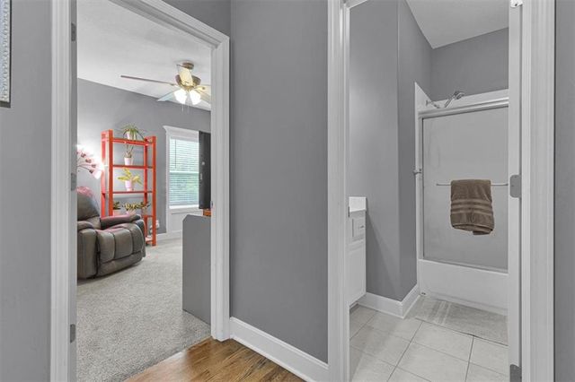 1208 N Silverleaf Court, Liberty, MO 64068