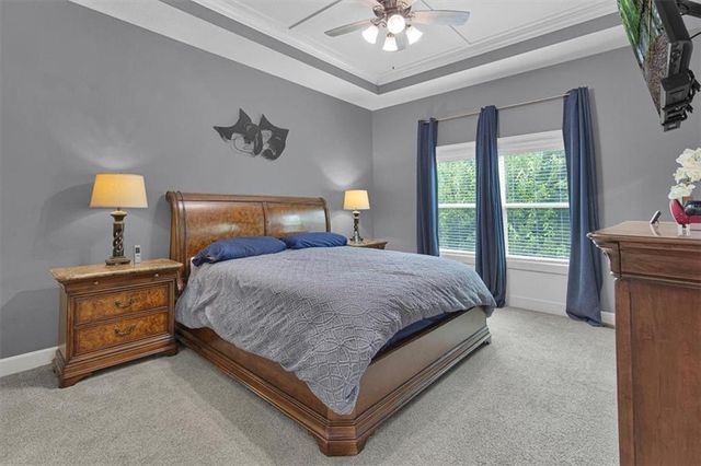 1208 N Silverleaf Court, Liberty, MO 64068