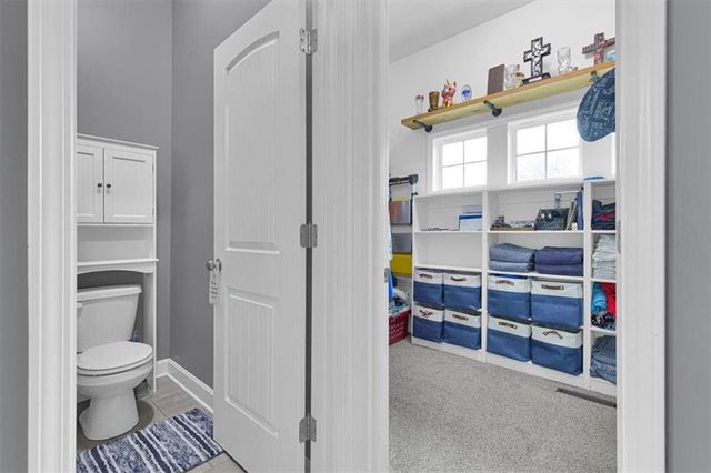1208 N Silverleaf Court, Liberty, MO 64068