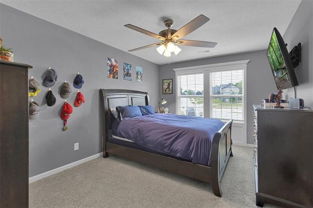 1208 N Silverleaf Court, Liberty, MO 64068