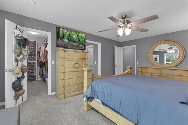1208 N Silverleaf Court, Liberty, MO 64068