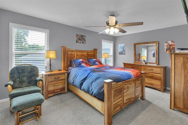 1208 N Silverleaf Court, Liberty, MO 64068