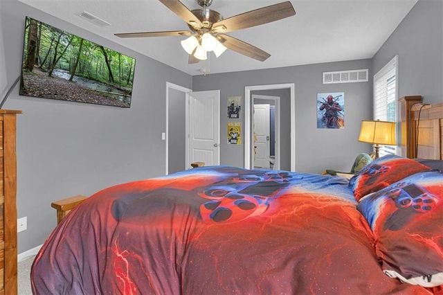 1208 N Silverleaf Court, Liberty, MO 64068