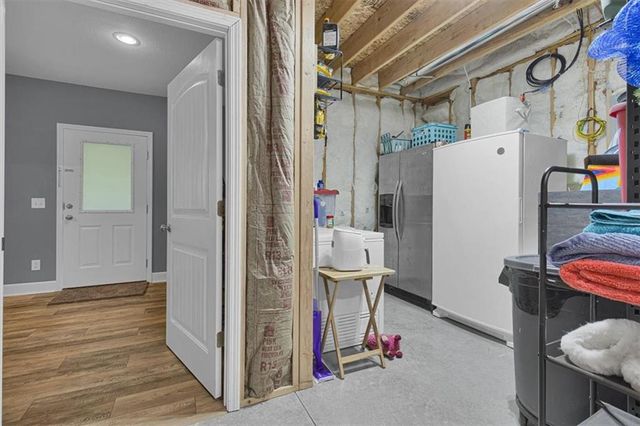 1208 N Silverleaf Court, Liberty, MO 64068