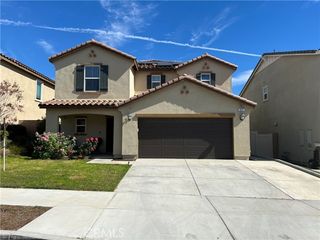 427 Lisbon Place, Santa Paula, CA 93060