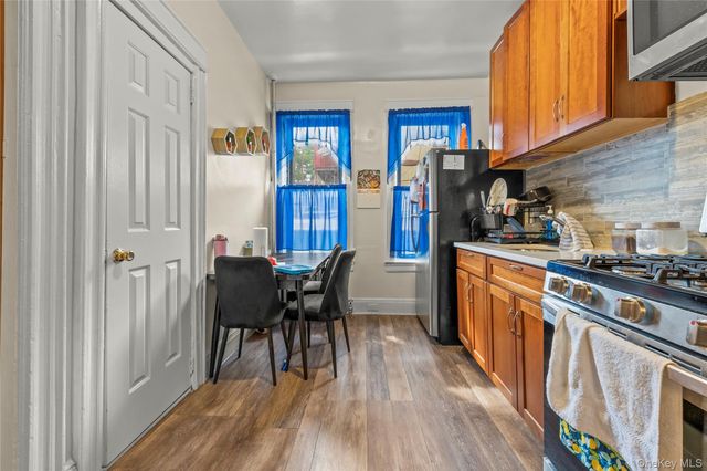 1517 jefferson Avenue 1 a, Brooklyn, NY 11237