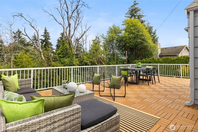 10835 35th Avenue SW, Seattle, WA 98146