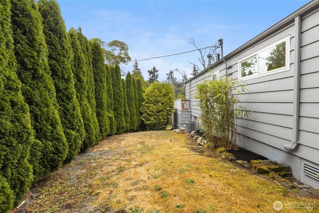 10835 35th Avenue SW, Seattle, WA 98146