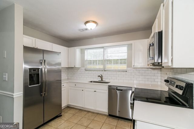 1325 Carney Court, Mcdonough, GA 30252