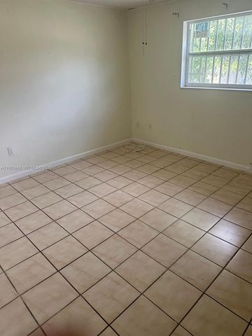 645 NW 2nd St, Florida City, FL 33034