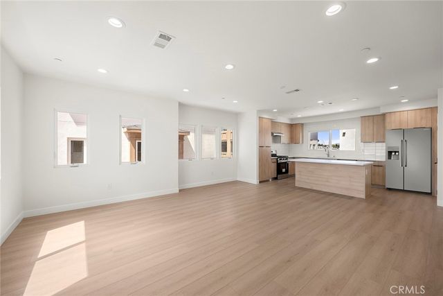 7692 9th Street 105, Buena Park, CA 90621