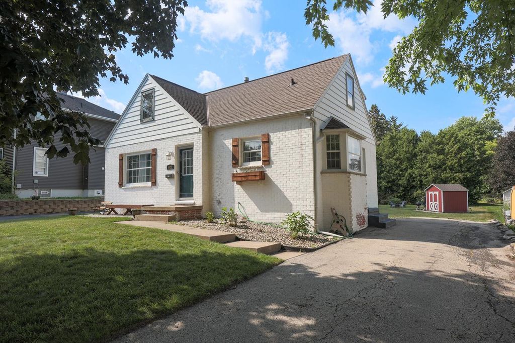 626 Union STREET, Hartford, WI 53027