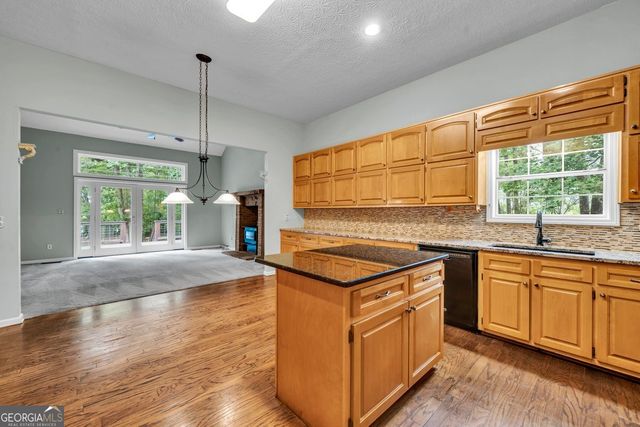 65 Pointe View Court, Jackson, GA 30233