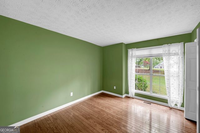 65 Pointe View Court, Jackson, GA 30233