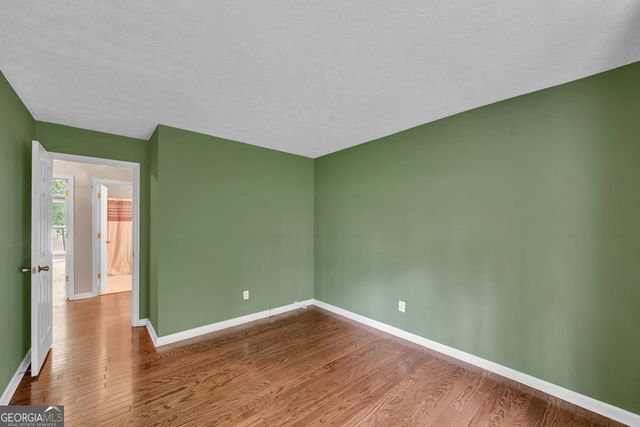 65 Pointe View Court, Jackson, GA 30233