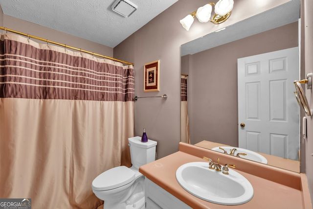 65 Pointe View Court, Jackson, GA 30233