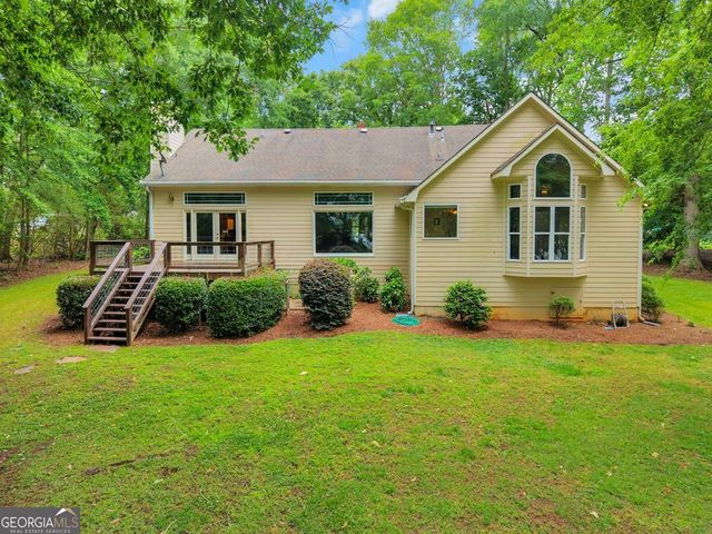65 Pointe View Court, Jackson, GA 30233