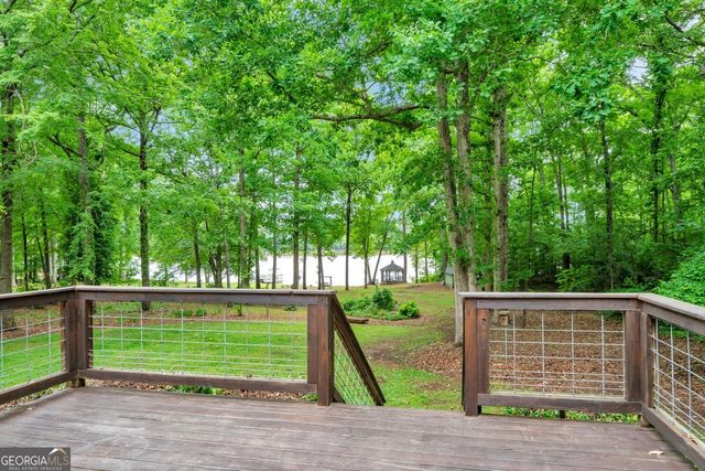 65 Pointe View Court, Jackson, GA 30233