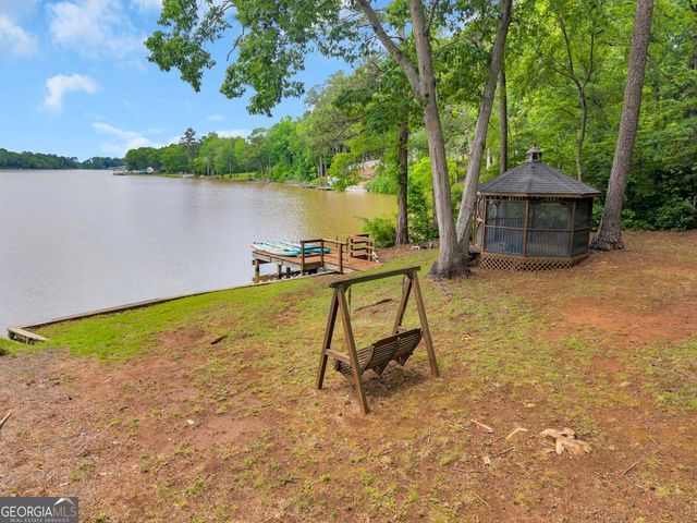 65 Pointe View Court, Jackson, GA 30233