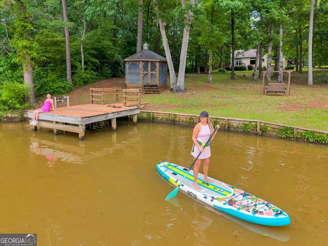 65 Pointe View Court, Jackson, GA 30233