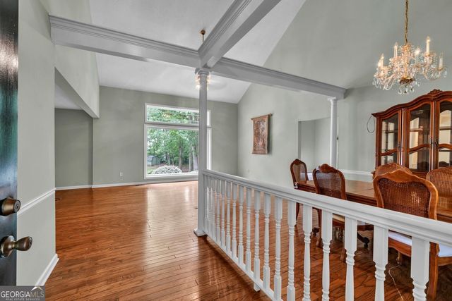 65 Pointe View Court, Jackson, GA 30233
