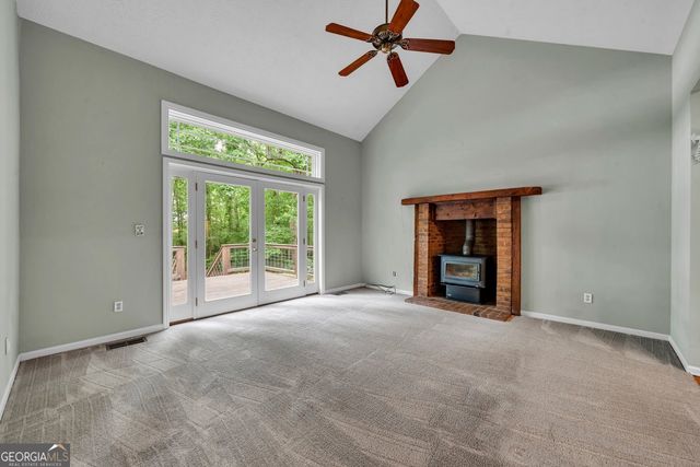 65 Pointe View Court, Jackson, GA 30233