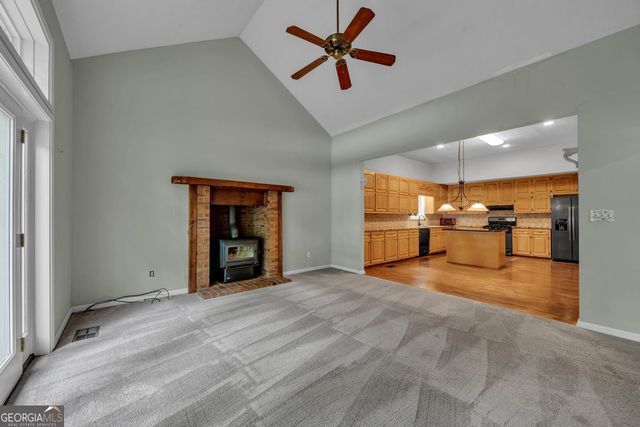 65 Pointe View Court, Jackson, GA 30233