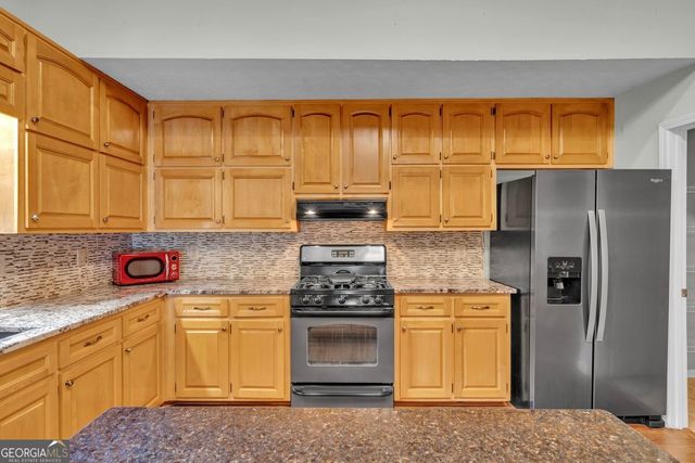 65 Pointe View Court, Jackson, GA 30233