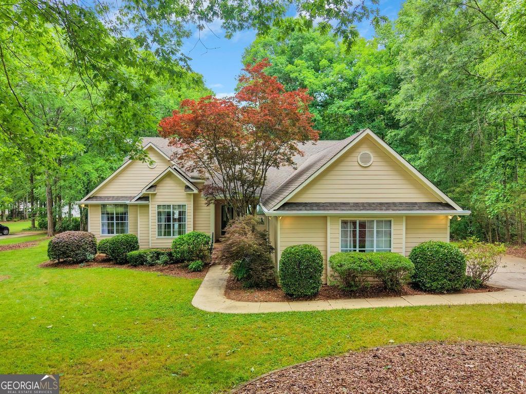 65 Pointe View Court, Jackson, GA 30233