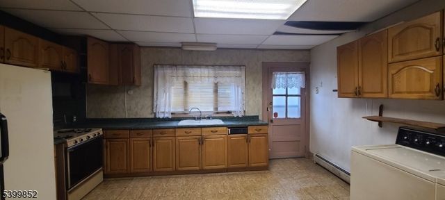 31 W 20Th St, Bayonne City, NJ 07002