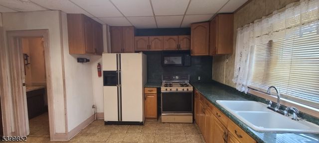31 W 20Th St, Bayonne City, NJ 07002