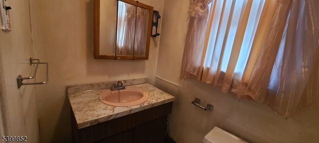 31 W 20Th St, Bayonne City, NJ 07002