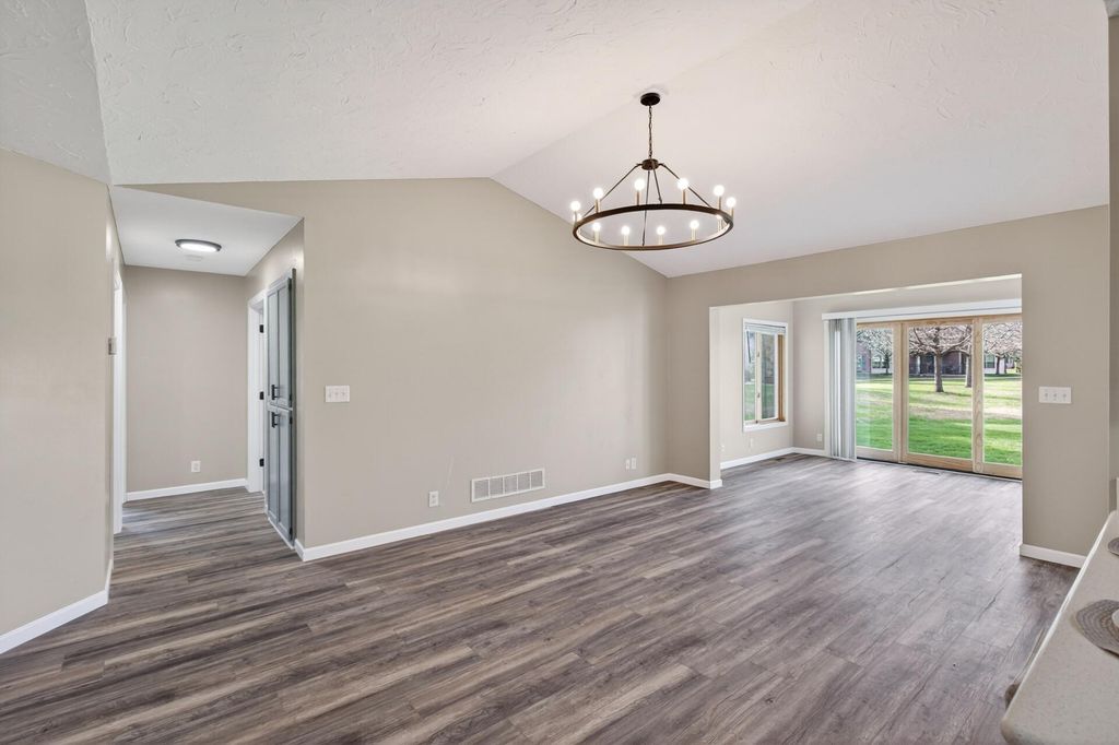 901 W Main Street, Belle Plaine, MN 56011 — photo 3