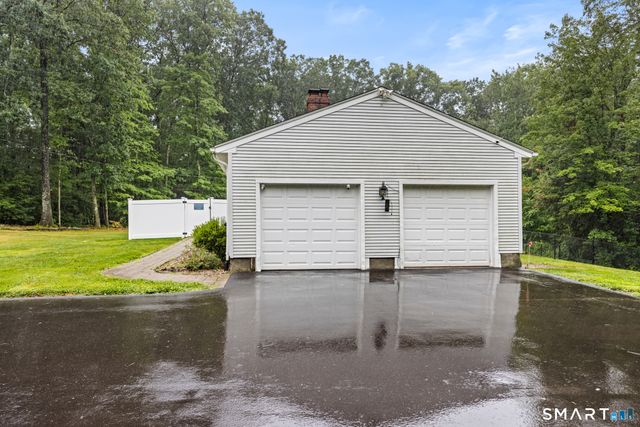 11 Top View Drive, Simsbury, CT 06089