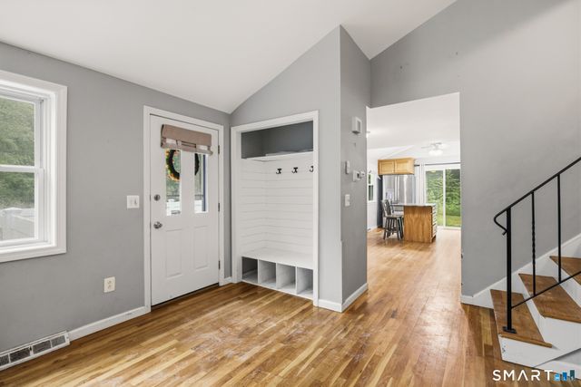 11 Top View Drive, Simsbury, CT 06089