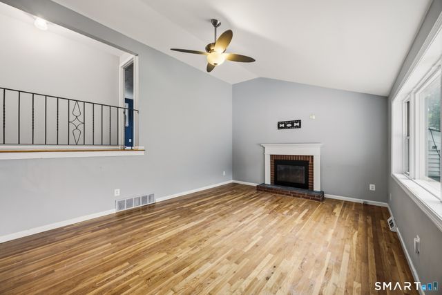11 Top View Drive, Simsbury, CT 06089