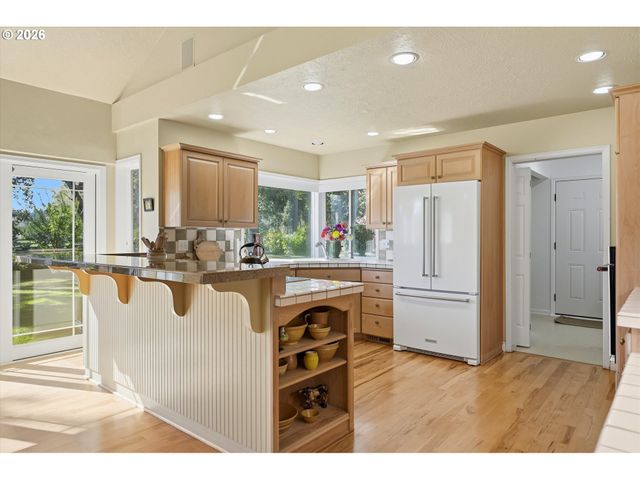 8022 PUDDING CREEK Dr Se, Salem, OR 97317