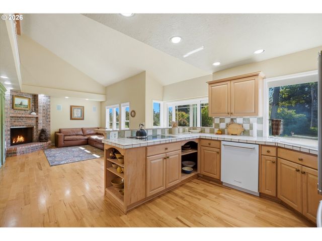 8022 PUDDING CREEK Dr Se, Salem, OR 97317