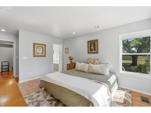 8022 PUDDING CREEK Dr Se, Salem, OR 97317