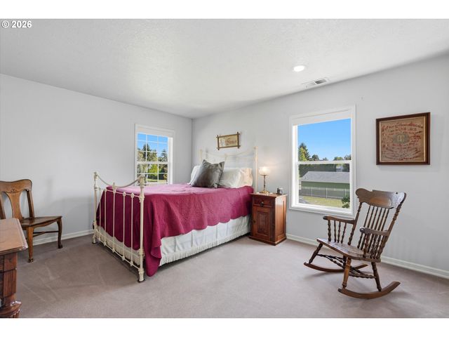 8022 PUDDING CREEK Dr Se, Salem, OR 97317