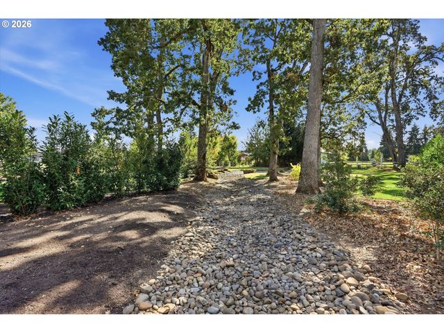 8022 PUDDING CREEK Dr Se, Salem, OR 97317