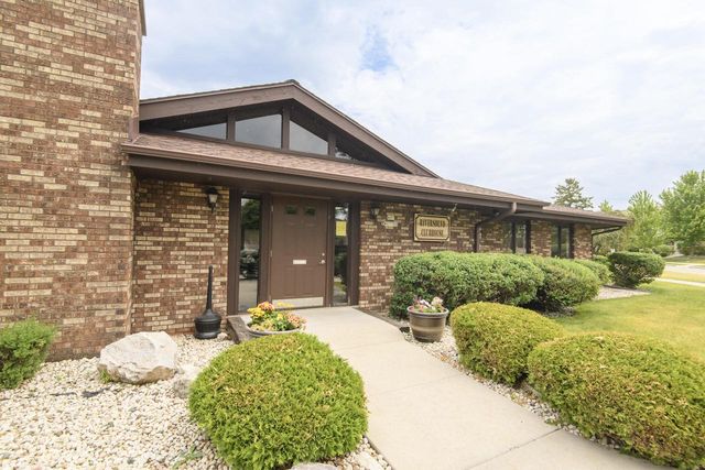 W177N9769 Riversbend CIRCLE E, Germantown, WI 53022