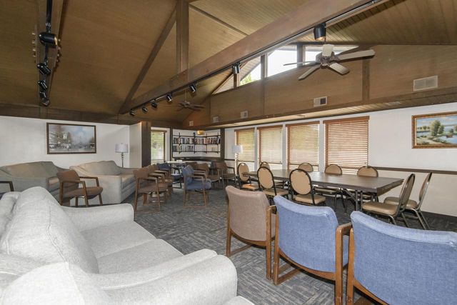 W177N9769 Riversbend CIRCLE E, Germantown, WI 53022