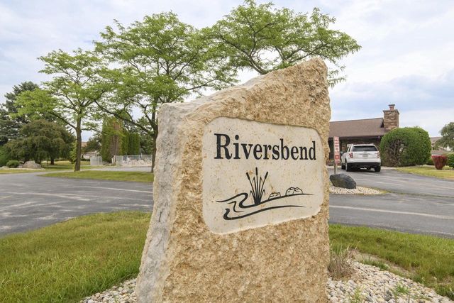 W177N9769 Riversbend CIRCLE E, Germantown, WI 53022